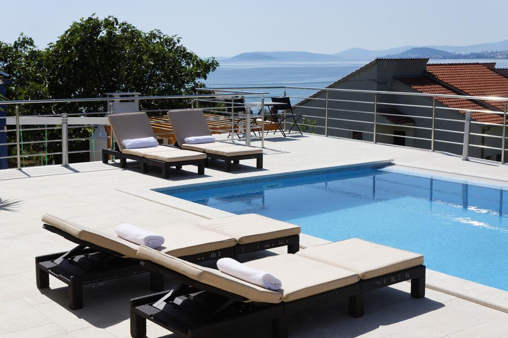 Villa Mermaid Your Croatian Haven With Luxury Pool And Scenic Views Podstrana Exterior foto